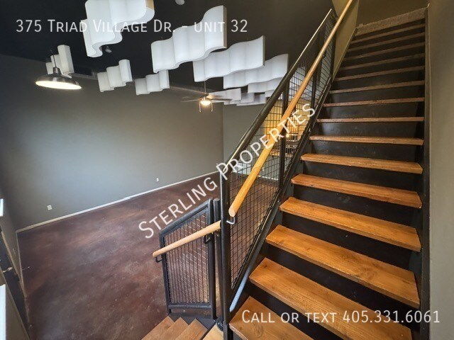 Building Photo - 375 Triad Village Dr