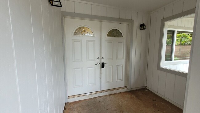 Building Photo - Spacious 5 Bedroom 3 Bath Duplex House w/ 2 car Garage and Gated Driveway in Mililani