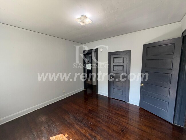 Building Photo - 26 Delaware-