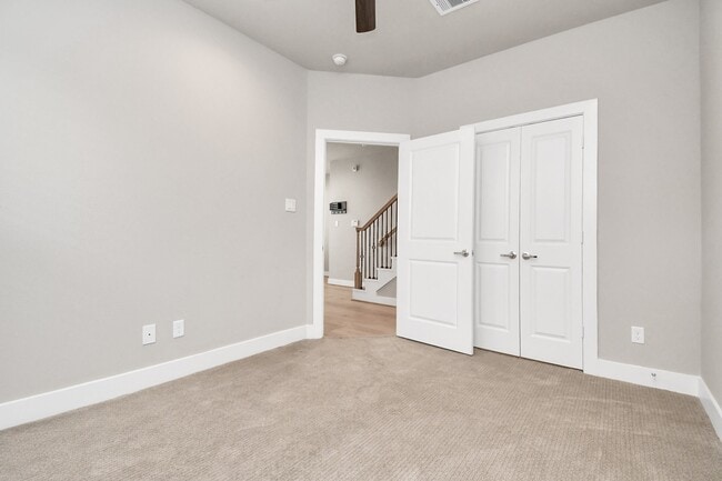 Building Photo - 1105 Olivier Ln