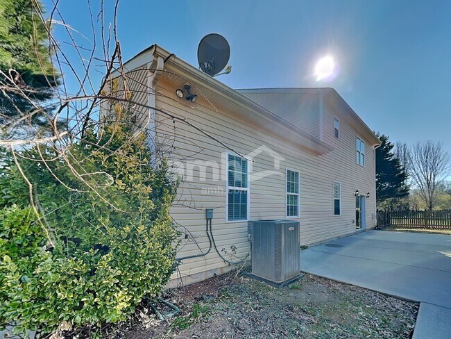 Building Photo - 4504 Sandtyn Dr