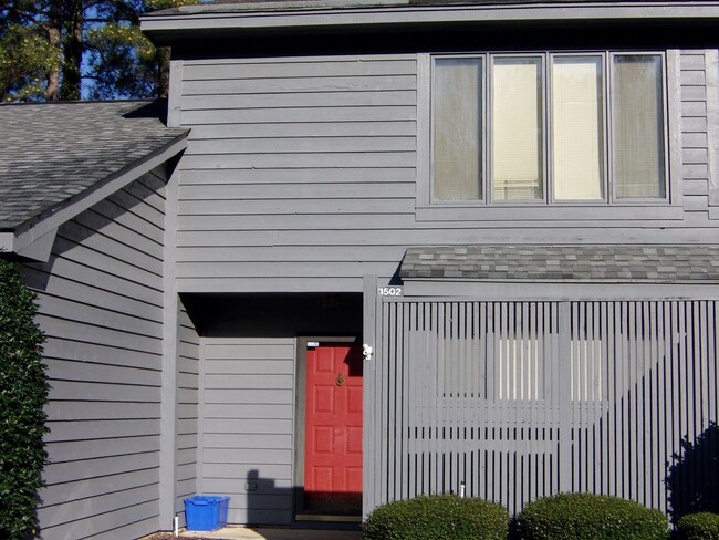 Building Photo - 1502 Sherbrooke Cir