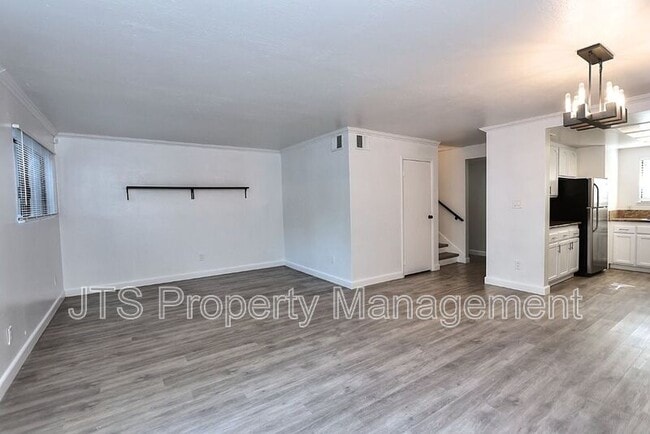 Building Photo - 9 Derow Ct