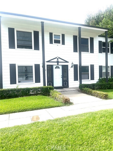 Building Photo - 2 E Newman Ave