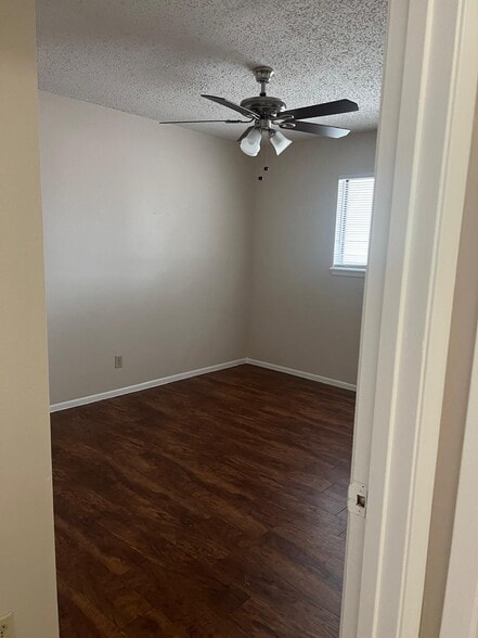 Building Photo - 909B Castle Heights Dr