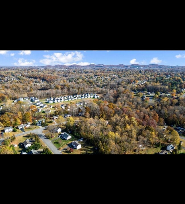 Building Photo - 224 Dove Ct