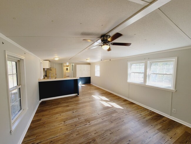 Building Photo - LELAND - Hickory Hollow - 2 Bedroom Mobile...