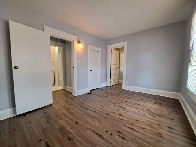 Building Photo - 2 Bed / 1 Bath for RENT in Lakeland's Hist...