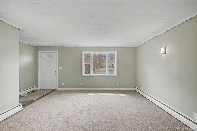 Building Photo - 2585 State Rte 55