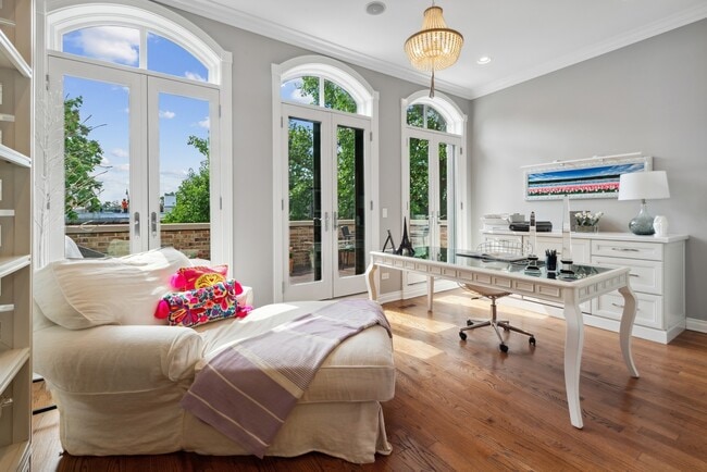 Building Photo - 1925 N Bissell St