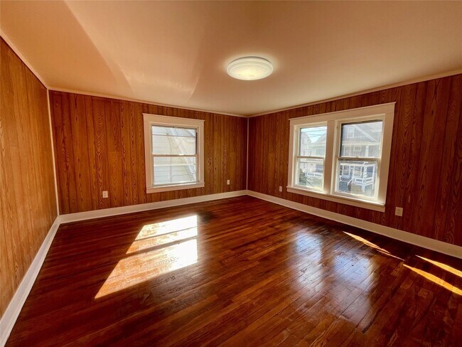 Building Photo - 417 Adams Ave