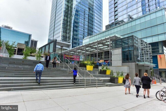 Building Photo - 1527 16th Rd N