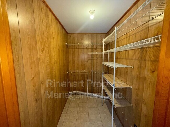 Building Photo - 866 State Rd 316