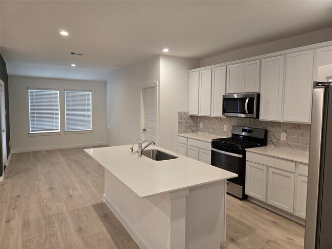 Building Photo - 31710 Carlisle Cv Ct