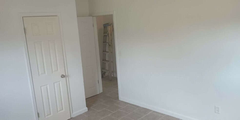 Building Photo - 1239 Morgan Dr