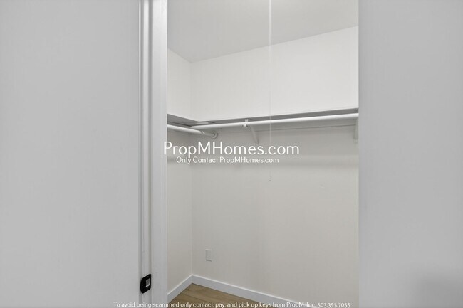 Building Photo - Updated Second-Story Two Bedroom Home In Beaverton!