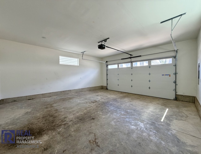 Building Photo - MOVE-IN SPECIAL - Stunning Butternut Creek Home with Bonus Room & 2-Car Garage