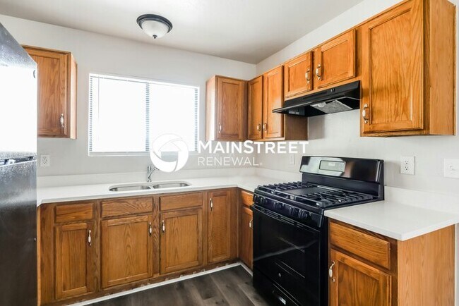 Building Photo - 4 Bedroom Pet-Friendly Home in TUCSON, AZ with Main Street Renewal