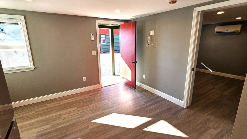 Building Photo - 825 Scenic Hwy