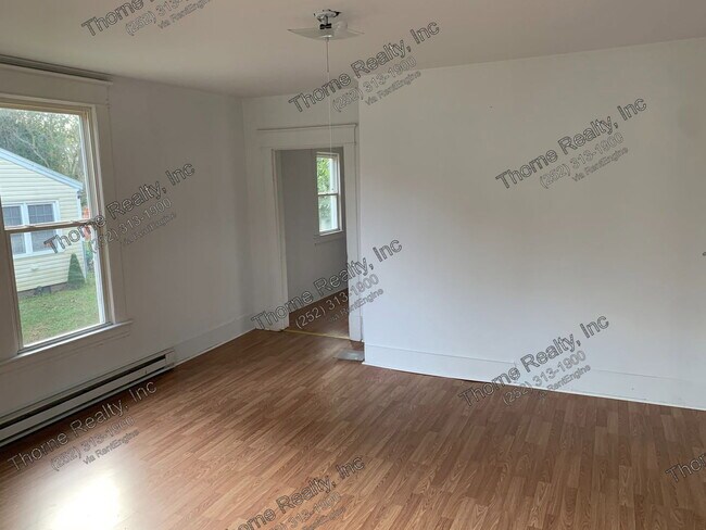 Building Photo - 1316 Clark St