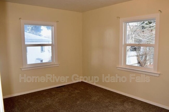 Building Photo - 998 J St