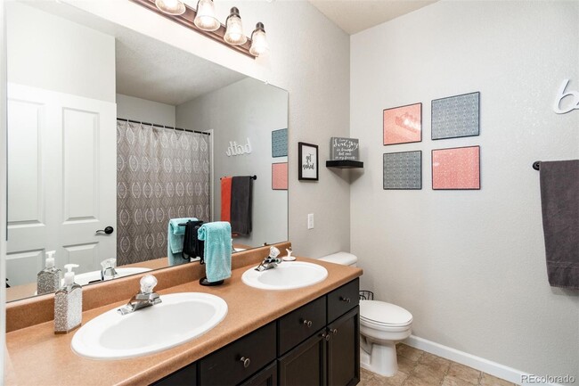 Master Bath - 8412 S Holland Ct