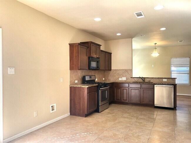 Building Photo - 1906 Howth Ave