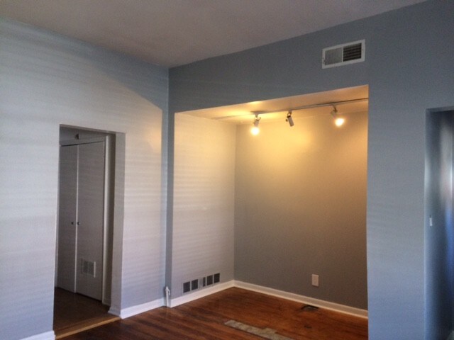 Building Photo - 3306 N Damen Ave