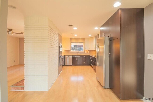 Building Photo - 507 Glenmeadow Dr