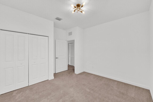 Building Photo - 4989 Navali Dr