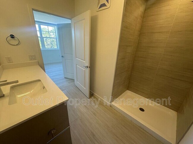 Building Photo - 5587 Millennia Park Dr