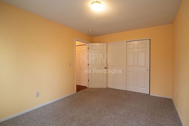 Building Photo - 1106 Klemeyer Cir