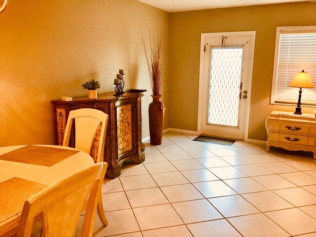 Building Photo - 4008 Cornwall A