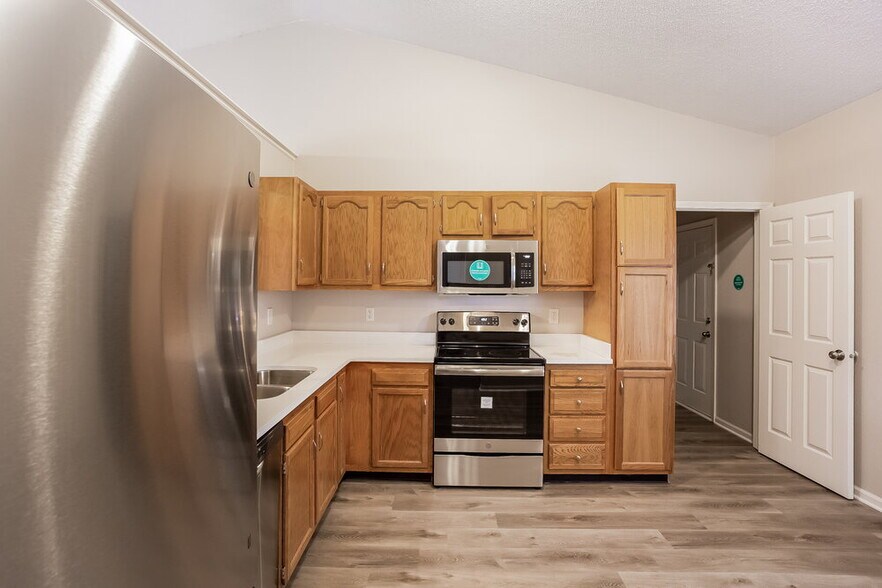 Building Photo - 3355 Blue Ash Ln