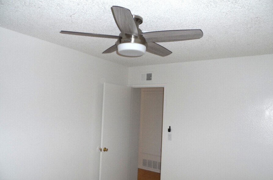 Building Photo - 6633 Stonepine Ln
