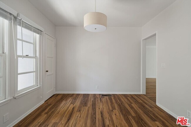 Building Photo - 1229 Smithwood Dr