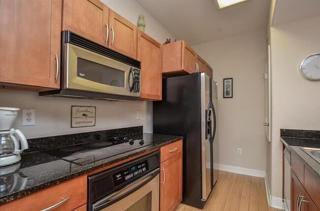 Building Photo - FULLY FURNISHED 1 bedroom Condo with balco...
