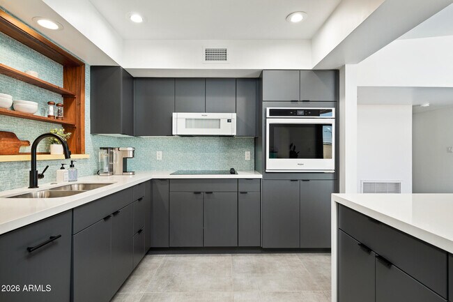 Building Photo - 2649 N 68th St