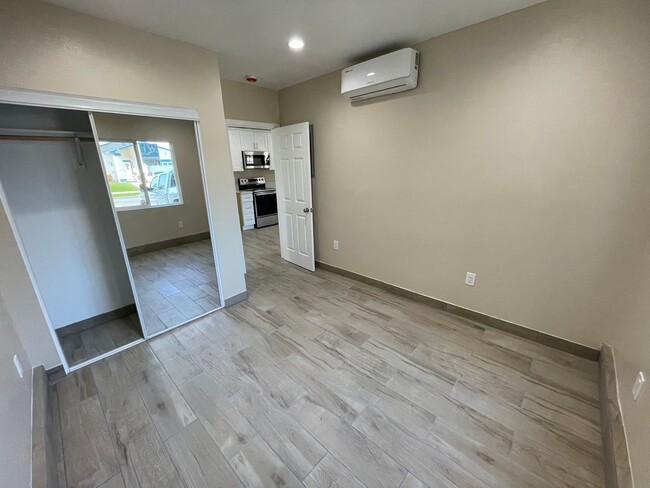 Building Photo - Newly converted 1 Bed, 1 Bath