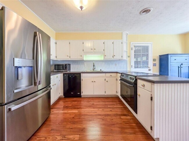 Building Photo - 4093 Deerbrook Way SW