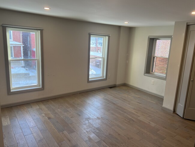 Building Photo - 34 N Lee St