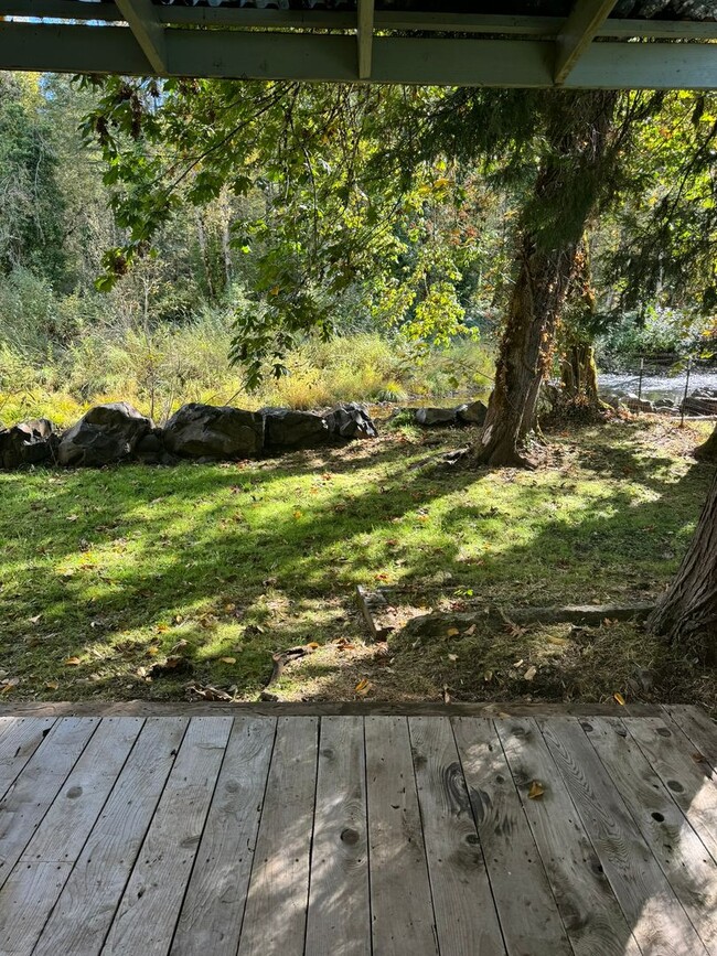 Building Photo - Newly remodeled, adorable, CREEK FRONT, Du...