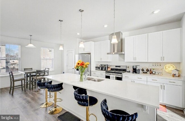 Primary Photo - 423 Honeyberry Ln