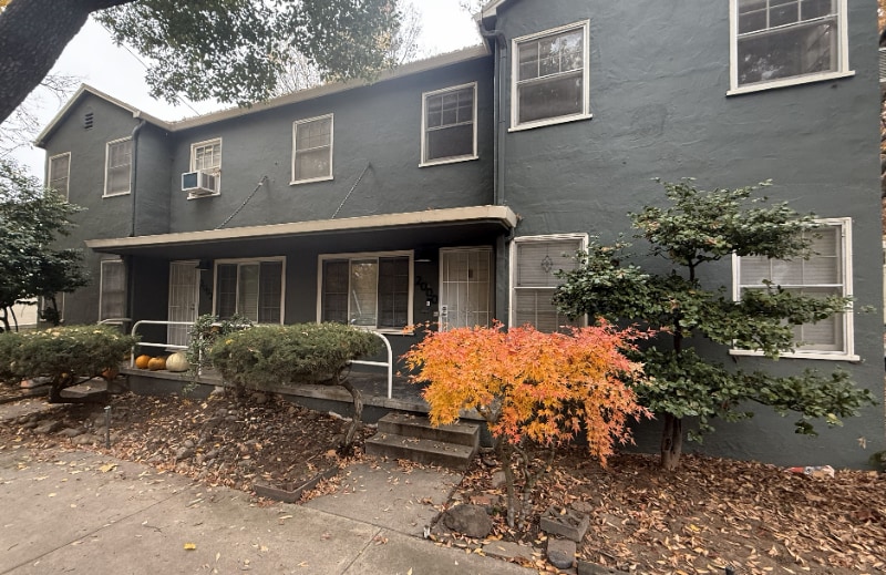 Building Photo - 2000 6th St