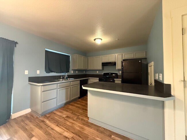 Building Photo - 683 SE 197th Ave