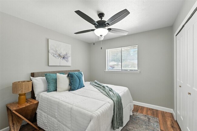 Building Photo - 214 Dorris Dr