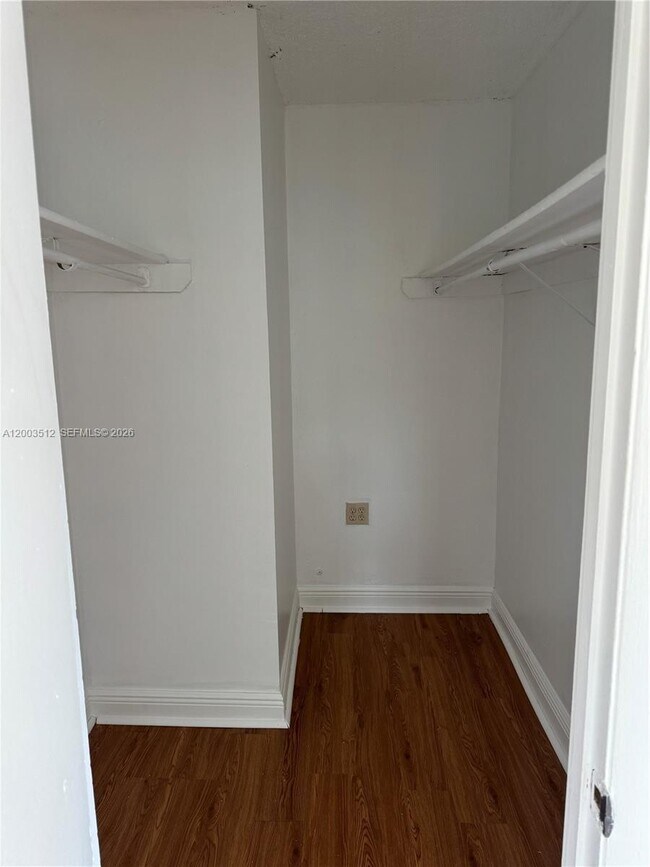 Building Photo - 1109 Belmont Ln