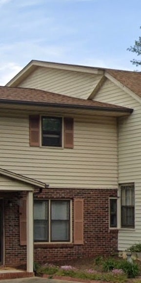 Building Photo - Oakwood Apartments