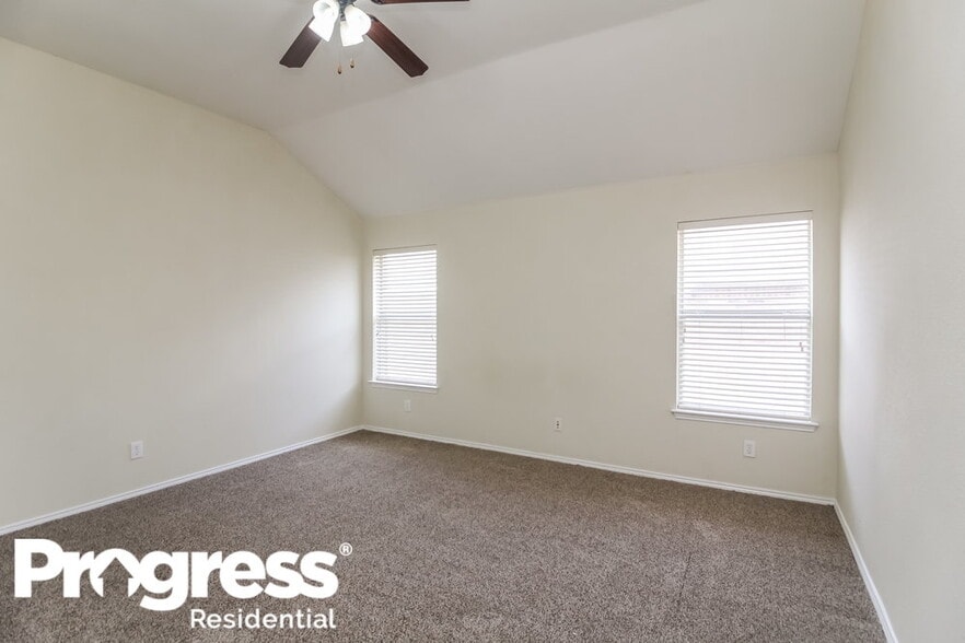 Building Photo - 412 Round Rock Dr