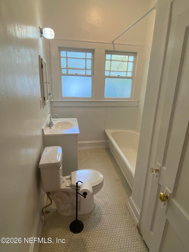 Building Photo - 2316 Gilmore St